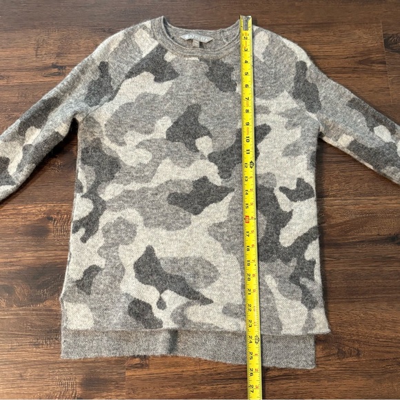 Athleta Sweater Undercover Gray Camo XXS Merino Wool Pullover Crew - Picture 7 of 10